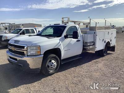 2013 Chevrolet Silverado 3500HD Enclosed Service Truck