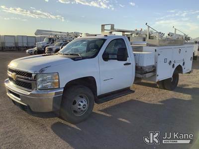 2013 Chevrolet Silverado 3500HD Enclosed Service Truck