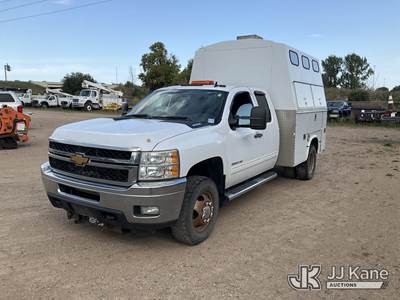 2012 Chevrolet Silverado 3500HD 4x4 Extended-Cab Enclosed Service Truck