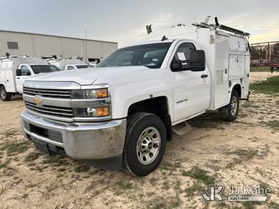 2015 Chevrolet Silverado 3500HD Enclosed Service Truck
