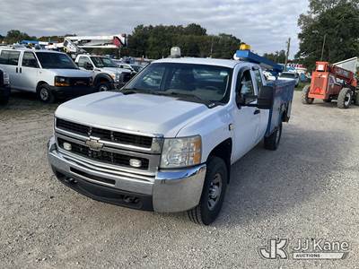 2010 Chevrolet Silverado 3500HD Extended-Cab Service Truck
