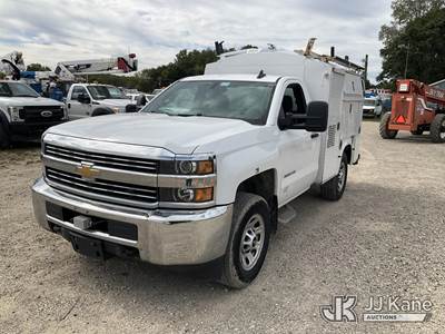 2015 Chevrolet Silverado 3500HD Work Truck Long Box Enclosed High-Top Service Truck