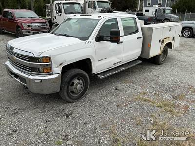 2015 Chevrolet Silverado 3500HD Crew-Cab Service Truck