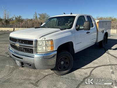 2009 Chevrolet Silverado 3500HD 4x4 Extended-Cab Service Truck