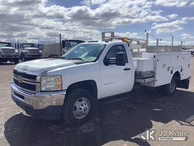 2013 Chevrolet Silverado 3500HD Enclosed Service Truck
