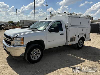 2012 Chevrolet Silverado 3500HD 4x4 Enclosed Service Truck