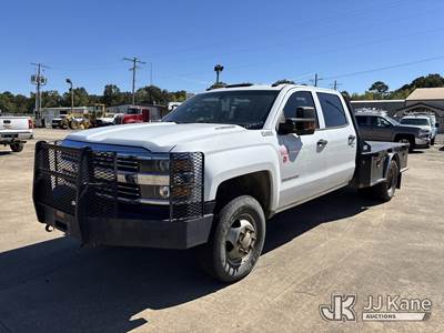 2016 Chevrolet Silverado 3500HD Crew-Cab Flatbed Truck