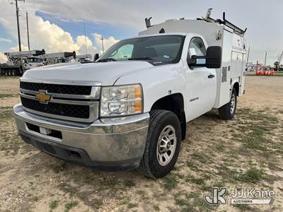 2013 Chevrolet Silverado 3500HD Enclosed Service Truck
