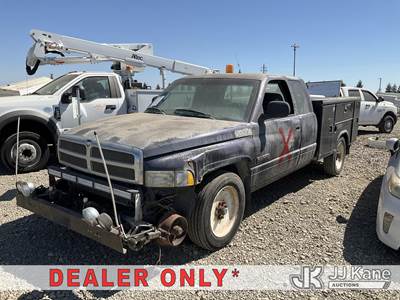 1999 Dodge Ram 2500 Extended-Cab Pickup Truck