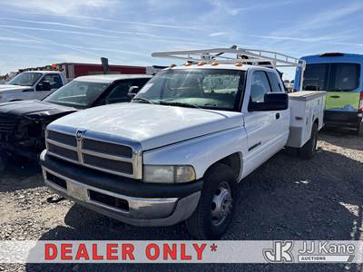 2001 Dodge Ram 3500 Quad Cab Long Bed 2WD Extended-Cab Service Truck