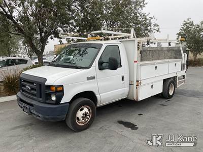 2013 Ford Econoline E-450 Flatbed Truck