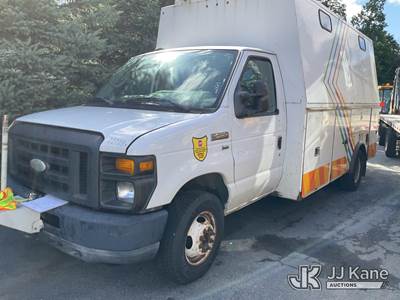 2015 Ford E450 Cutaway Enclosed Service Van