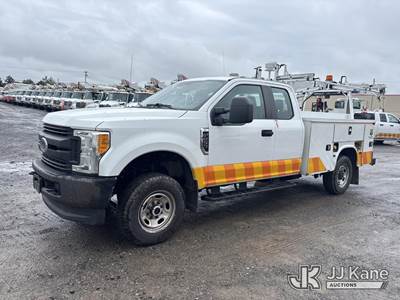 2017 Ford F250 4x4 Extended-Cab Service Truck