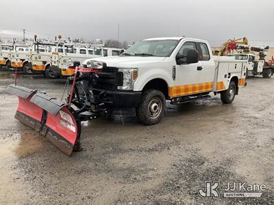 2019 Ford F250 4x4 Extended-Cab Service Truck