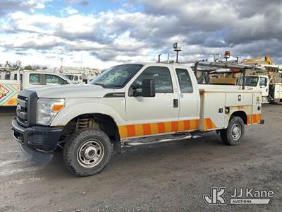 2016 Ford F250 4x4 Extended-Cab Service Truck