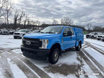 2019 Ford F250 4x4 Extended-Cab Service Truck