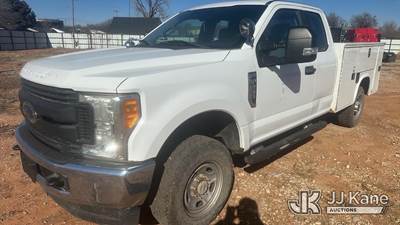 2017 Ford F-250 SD Extended-Cab Service Truck