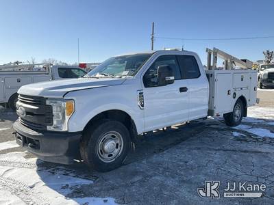 2017 Ford F-250 SD Extended-Cab Service Truck