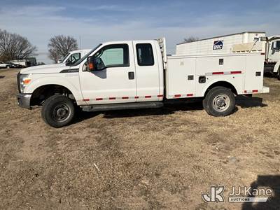 2015 Ford F250 4x4 Extended-Cab Service Truck