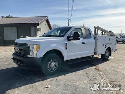 2017 Ford F-250 SD Extended-Cab Service Truck
