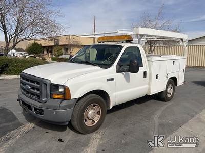 2006 Ford F-250 SD Enclosed Service Truck