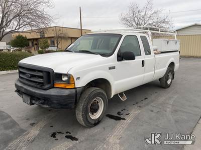 2000 Ford F-250 SD Extended-Cab Utility Truck