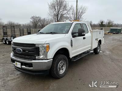 2017 Ford F250 4x4 Extended-Cab Service Truck