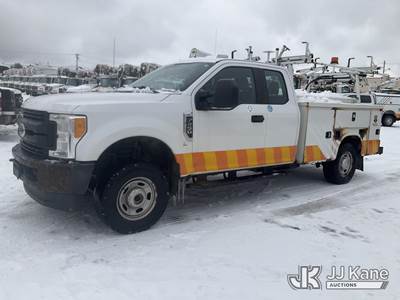 2017 Ford F250 4x4 Extended-Cab Service Truck