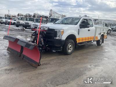 2017 Ford F250 4x4 Extended-Cab Service Truck