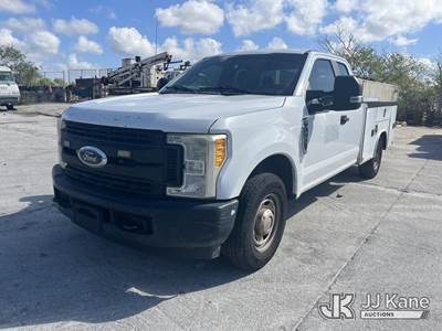 2017 Ford F-250 SD Extended-Cab Enclosed Service Truck