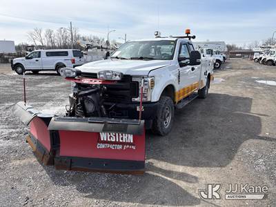 2019 Ford F250 4x4 Extended-Cab Service Truck