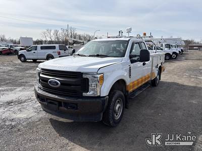 2017 Ford F250 4x4 Extended-Cab Service Truck