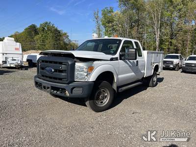 2015 Ford F250 4x4 Extended-Cab Service Truck