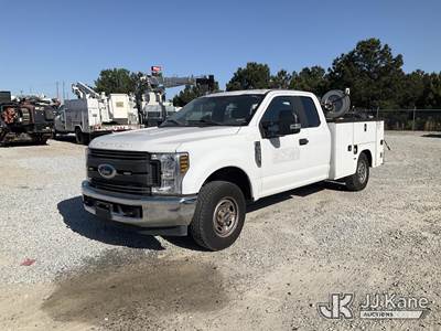 2018 Ford F-250 SD Extended-Cab Service Truck