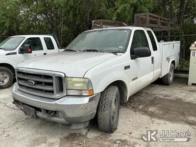 2004 Ford F-250 SD Extended-Cab Service Truck