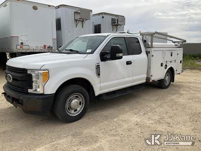 2017 Ford F250 Extended-Cab Service Truck