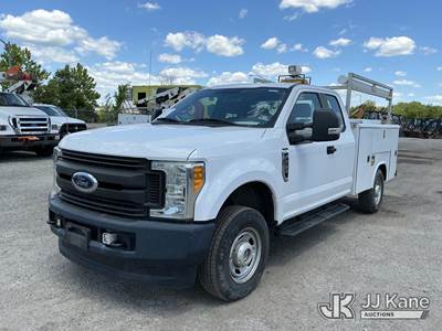 2017 Ford F250 4x4 Extended-Cab Enclosed Service Truck