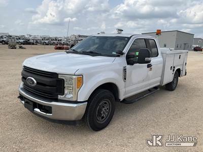 2017 Ford F-250 SD Extended-Cab Enclosed Service Truck