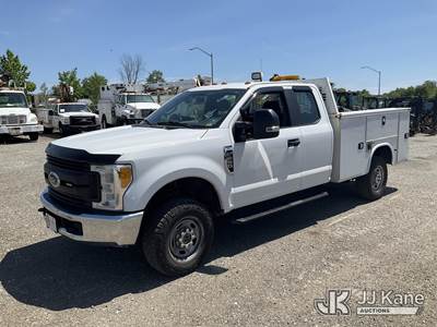 2017 Ford F250 Extended-Cab Service Truck