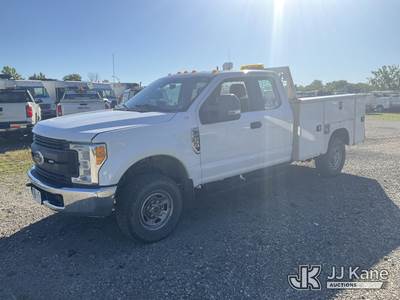 2017 Ford F250 4x4 Extended-Cab Service Truck