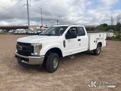 2018 Ford F250 4x4 Extended-Cab Service Truck