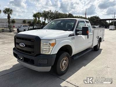 2011 Ford F250 4x4 Extended-Cab Service Truck
