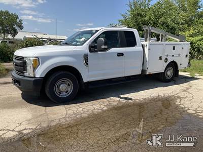 2017 Ford F250 Extended-Cab Service Truck