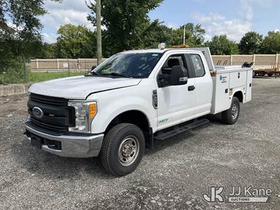 2017 Ford F250 Extended-Cab Service Truck
