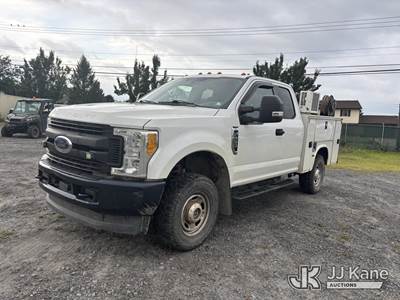 2017 Ford F-250 SD 4x4 Extended-Cab Service Truck