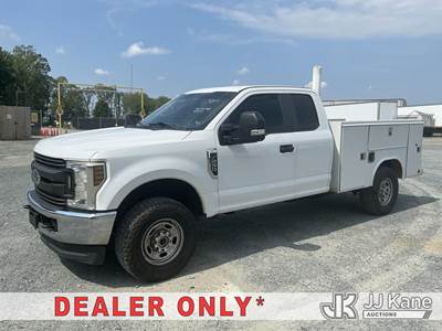 2019 Ford F-250 4X4 Extended-Cab Service Truck