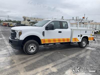 2019 Ford F-250 SD Extended-Cab Enclosed Service Truck