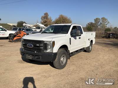 2019 Ford F250 4x4 Extended-Cab Service Truck