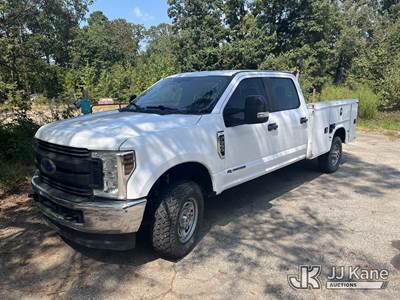 2018 Ford F350 4x4 Crew-Cab Service Truck