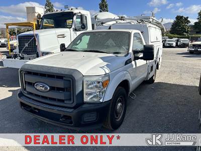 2013 Ford F-350 SD XL 2WD Enclosed High-Top Service Truck